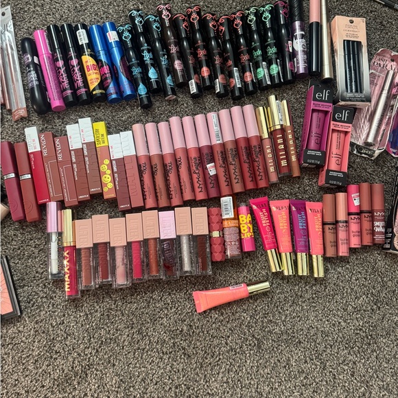 Assorted Lipstick Collection - Picture 5 of 5